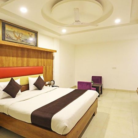 Hotel Sm Suits Near Delhi Airport-Unit By Grand Urban Luxury 뉴델리 외부 사진