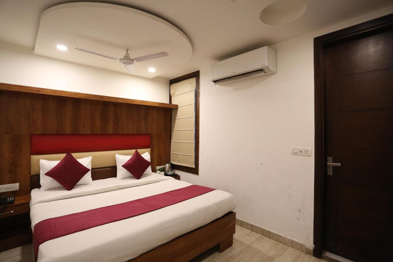 Hotel Sm Suits Near Delhi Airport-Unit By Grand Urban Luxury 뉴델리 외부 사진