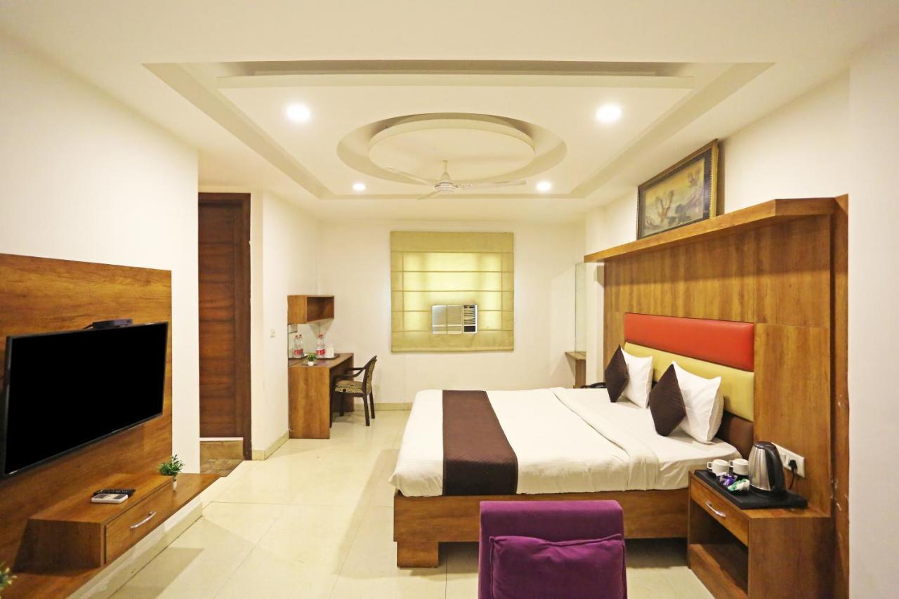 Hotel Sm Suits Near Delhi Airport-Unit By Grand Urban Luxury 뉴델리 외부 사진