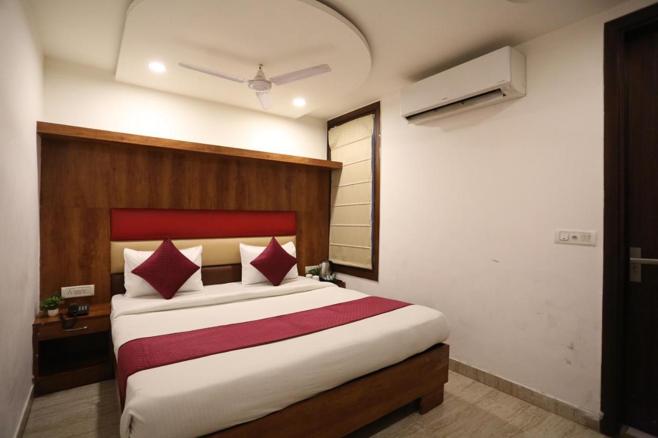 Hotel Sm Suits Near Delhi Airport-Unit By Grand Urban Luxury 뉴델리 외부 사진
