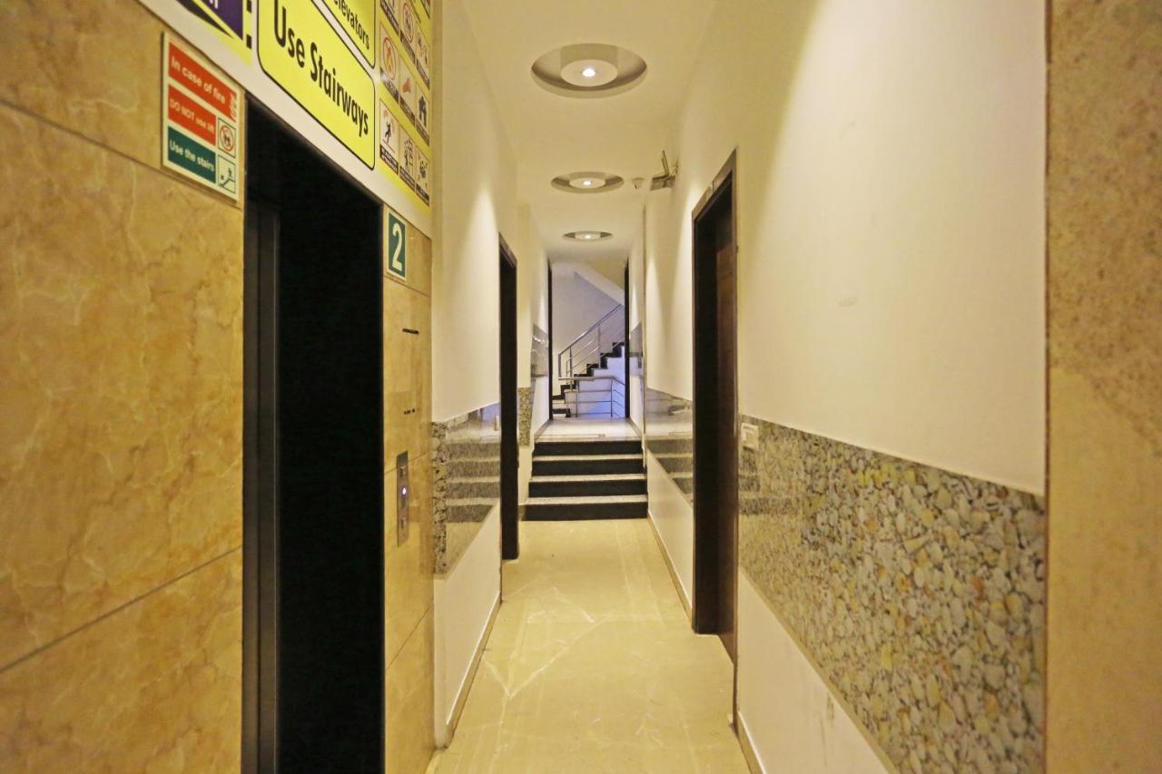 Hotel Sm Suits Near Delhi Airport-Unit By Grand Urban Luxury 뉴델리 외부 사진