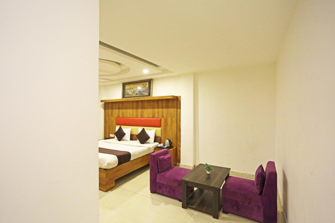 Hotel Sm Suits Near Delhi Airport-Unit By Grand Urban Luxury 뉴델리 외부 사진