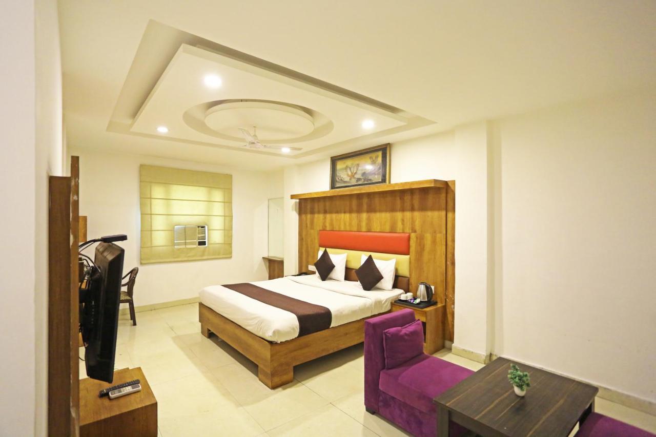 Hotel Sm Suits Near Delhi Airport-Unit By Grand Urban Luxury 뉴델리 외부 사진